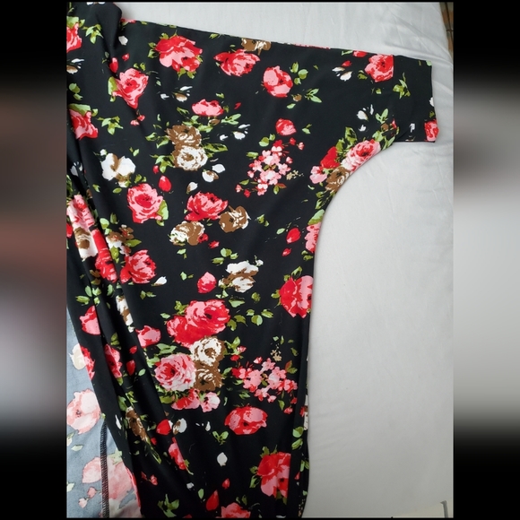 Black Floral Cardigan - Picture 3 of 4